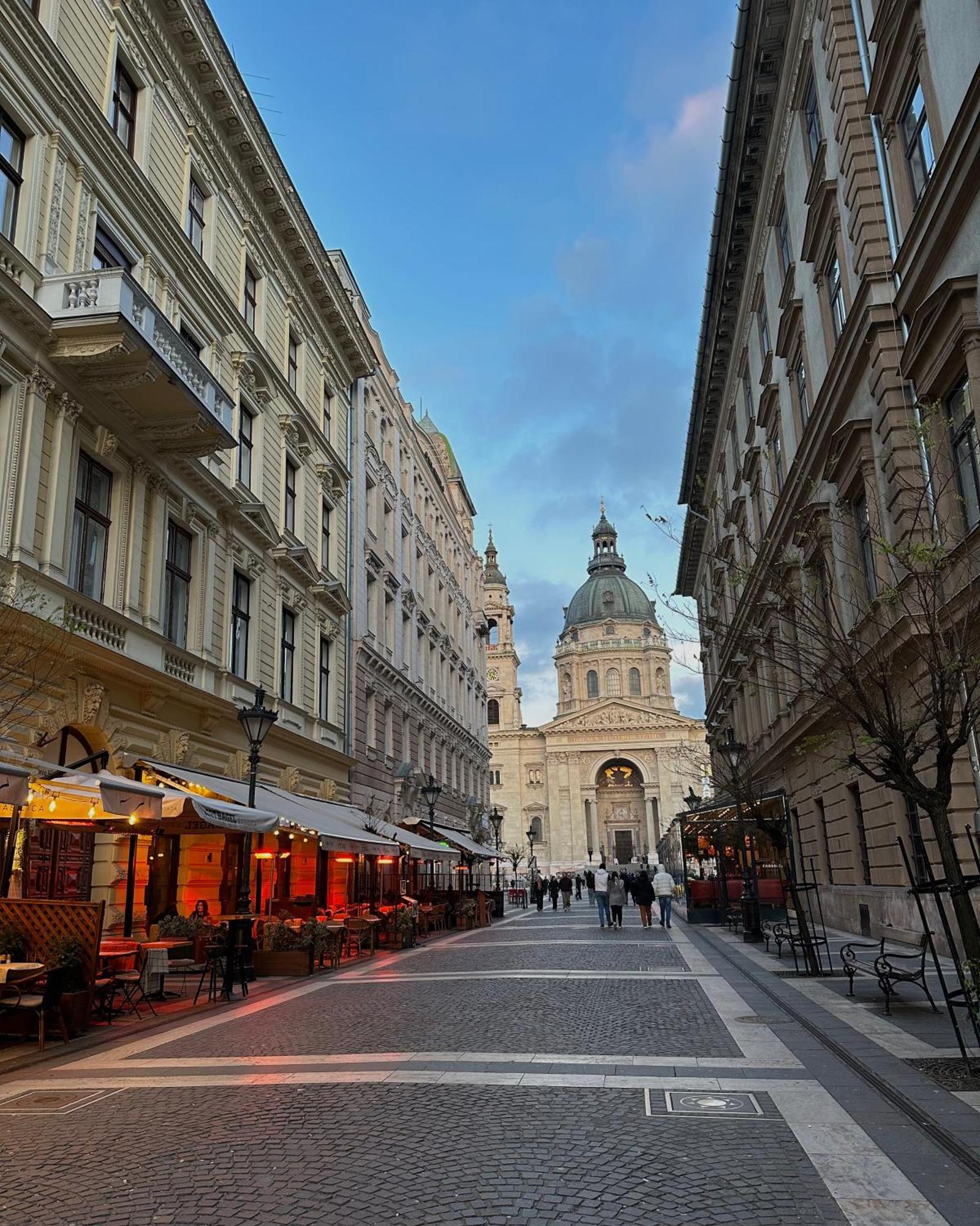 Dolce Vita Basilica Budapesta Exterior foto